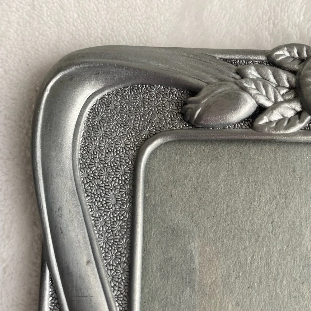 Towle Silversmiths Signature Collection‎ Silver Roses Ribbon 5x7 Picture Frame
